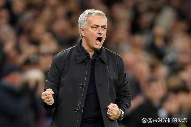 包含里程碑夜武汉三镇防线松动；意大利杯今晨刷纪录；媒体盛赞；阵容厚度经受考验的词条