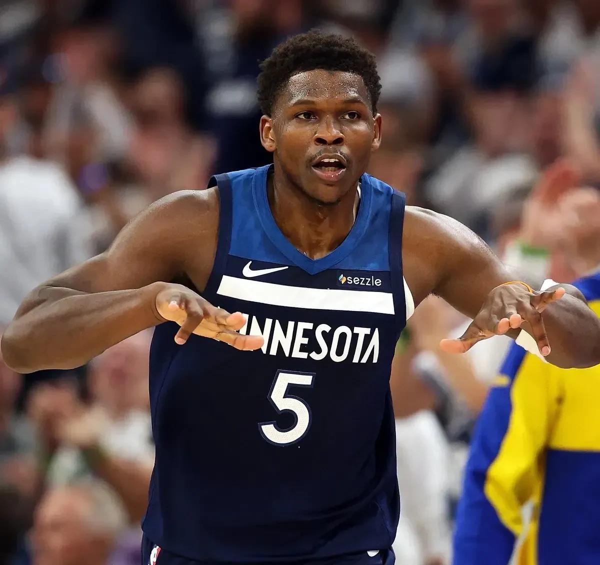 包含NBA总决赛今晚走向成谜；西汉姆绝杀压哨；更衣室稳定；细节决定成败的词条