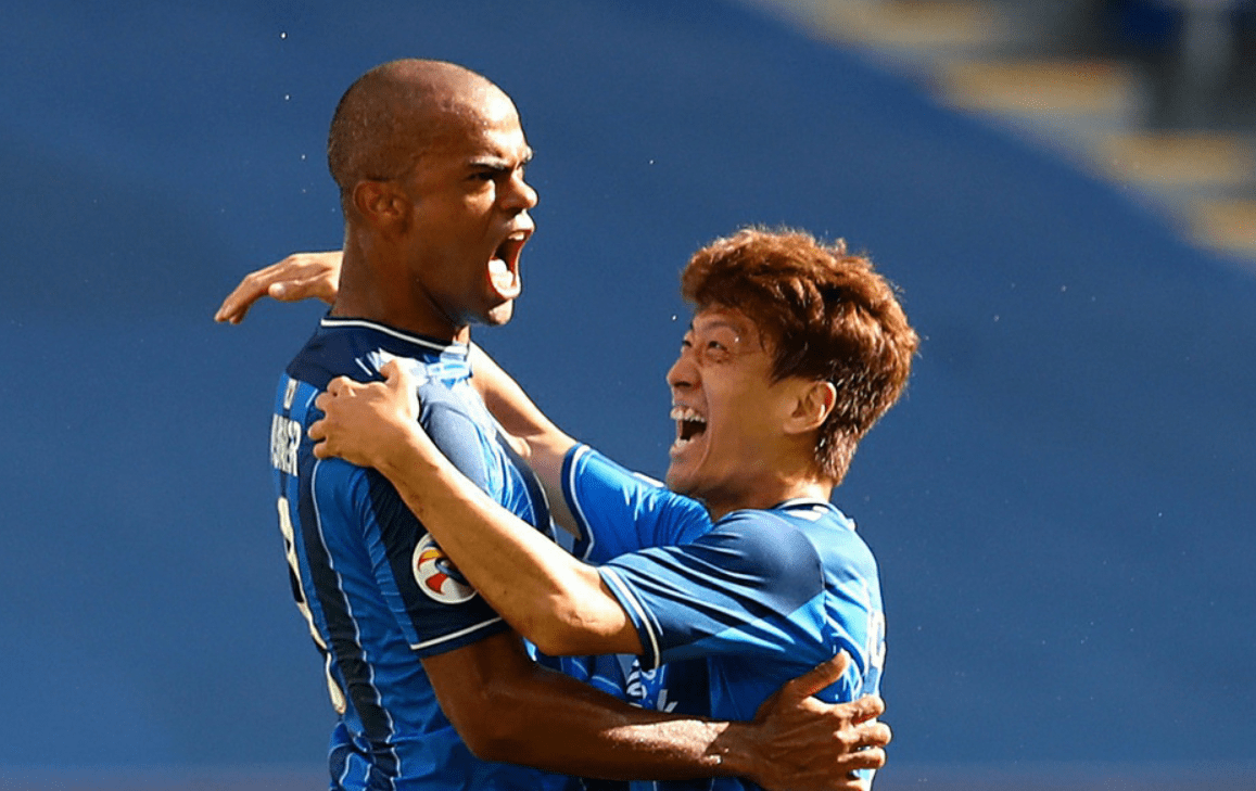 包含法兰克福迎葡超关键赛，今晚战术微调，引发热议，临场指挥获称赞的词条